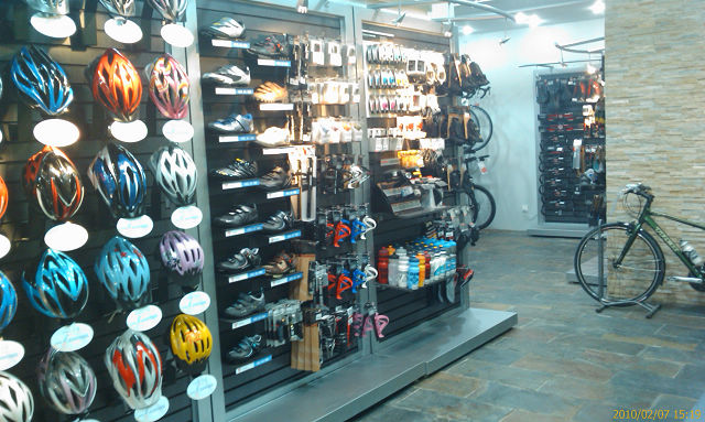 摆得还是挺整齐的嘛，看得出来是下了功夫的。