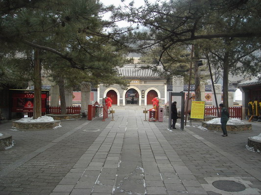 潭柘寺山门.JPG