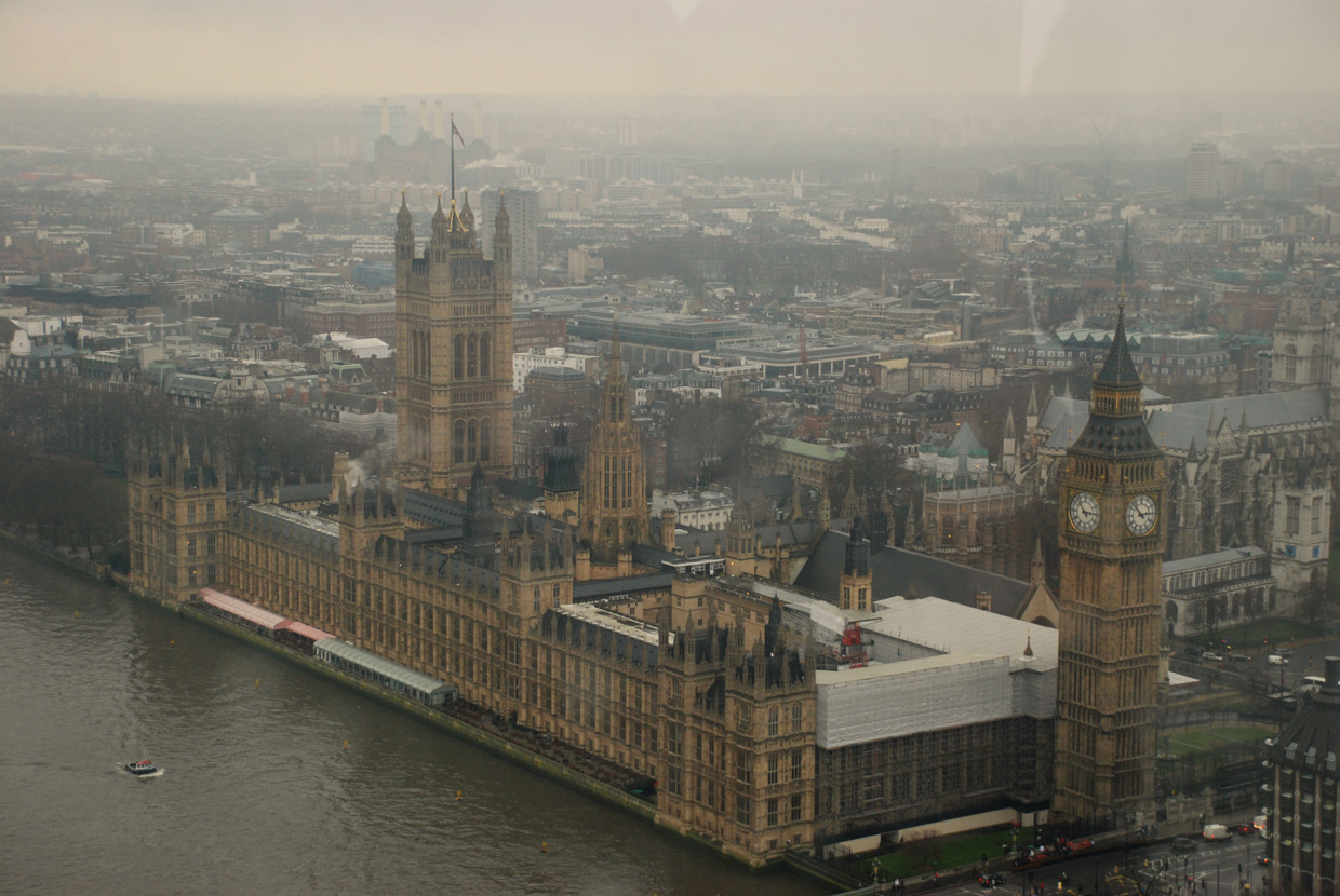 从伦敦眼上拍英国国会大厦.jpg