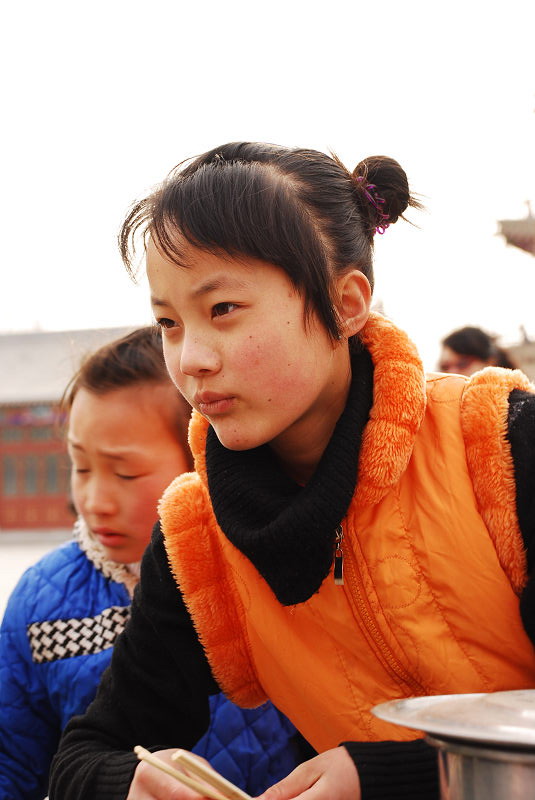 买美食的小妹妹