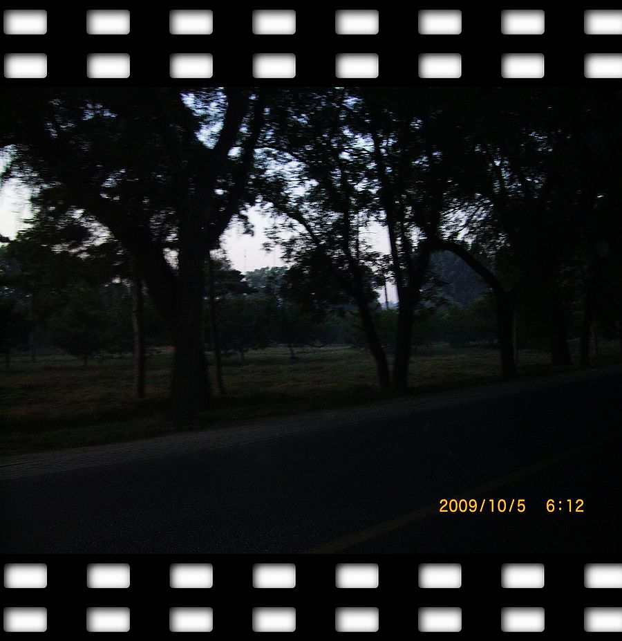 机场辅路的黎明