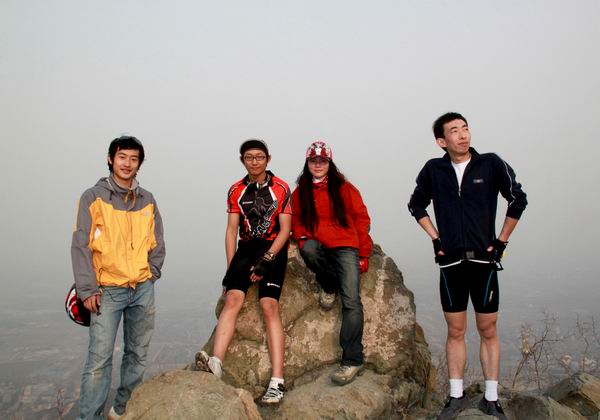 左起 壮壮 雪至商 糖豆豆 沙子悟