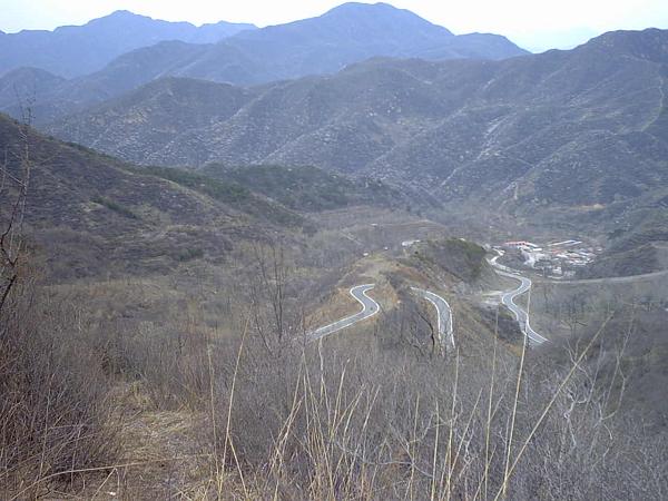 妙峰半山腰，回头俯瞰禅房村