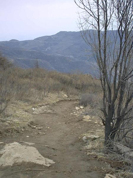 妙峰主峰到寺庙群的越野道