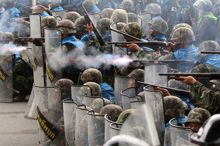 ss-100428-thai-protests-07_ss_full.jpg