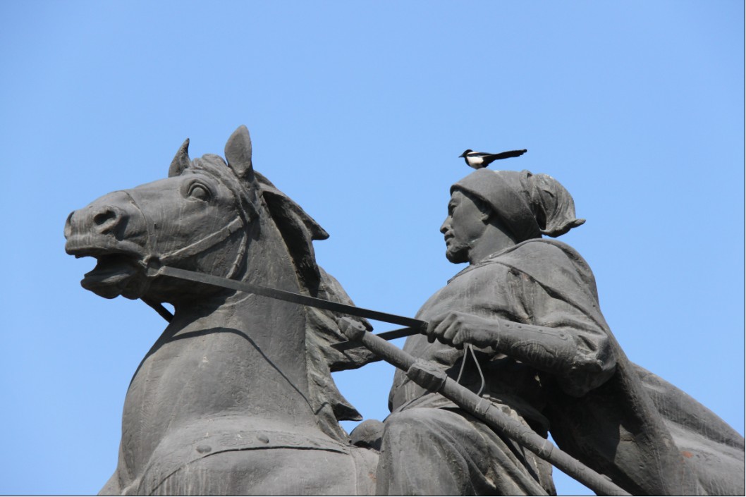 御驾出征喜鹊随行