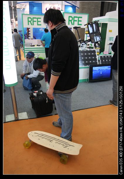 电动滑板，很好玩啊