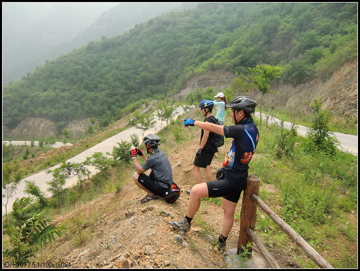 领队指点江山！