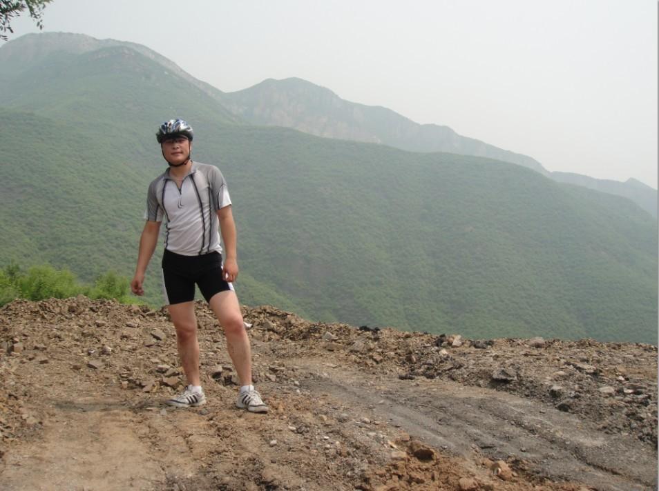 天涯师傅骑的太快我自己在大村照相