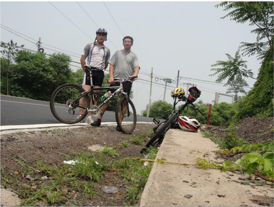 终于在大村的顶上汇合了