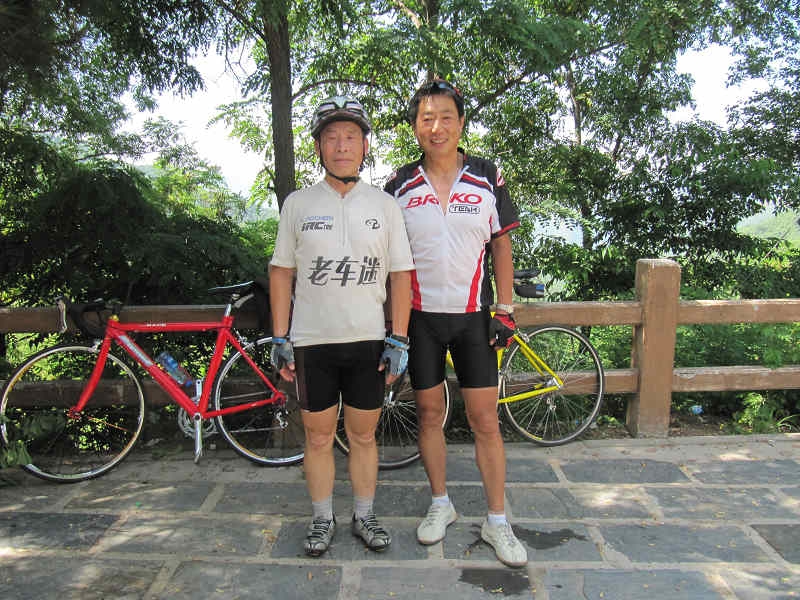 我和骑友老吴已经第四次偶遇了，真是有缘