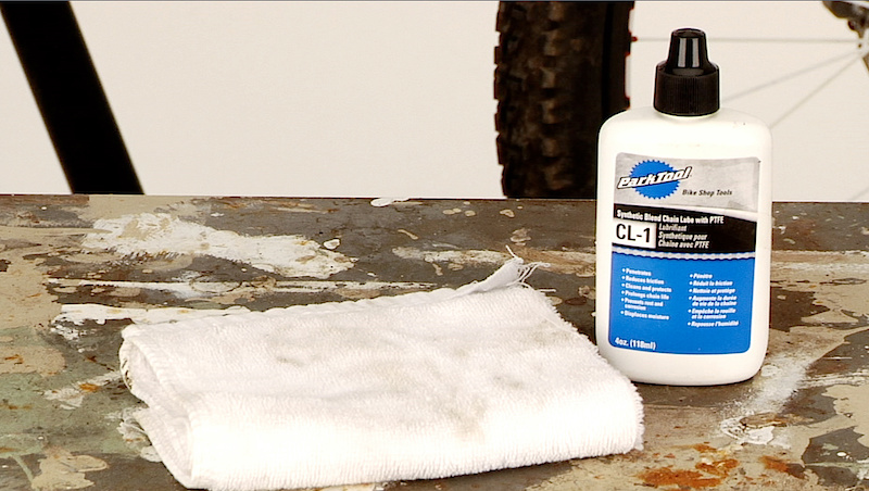 我们使用聚四氟乙烯公园的合成润滑油，因为它的伟大工程的干燥天气