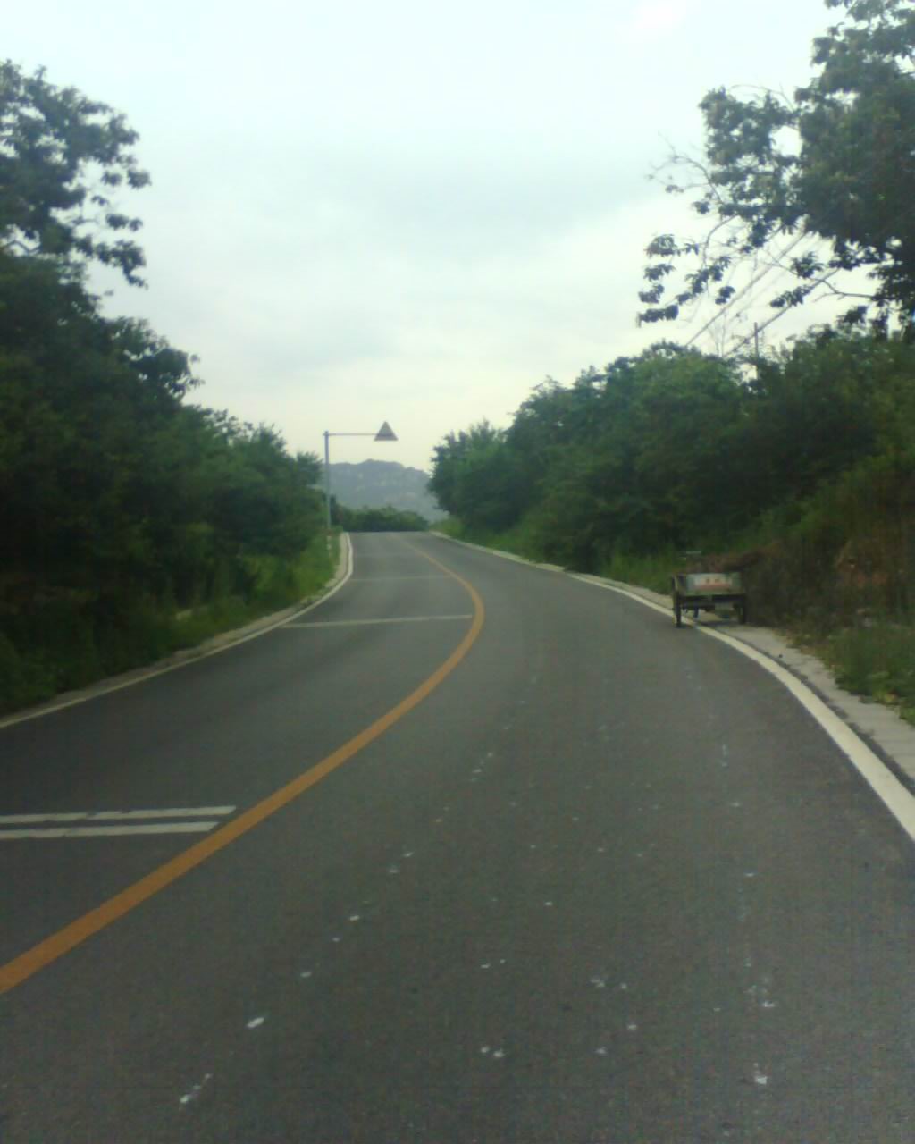 又是一个大上坡，爬吧。。。