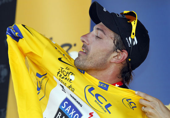 坎塞拉拉继续穿黄衫