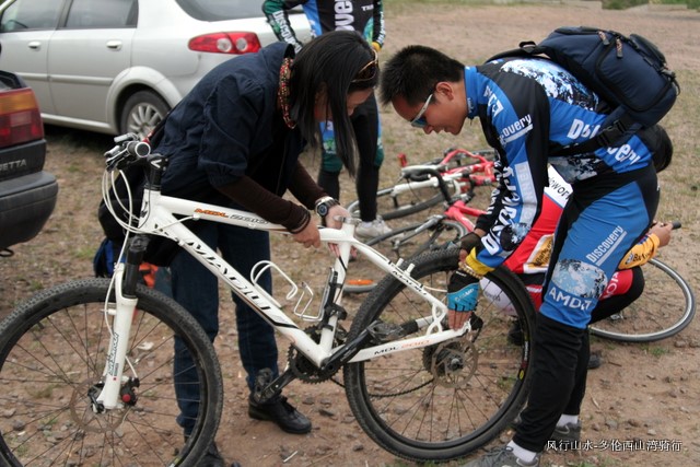 到达景区内，开始装车。。。