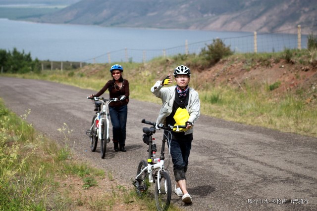 幸亏带了一个背包防水罩，好好把相机包住了。