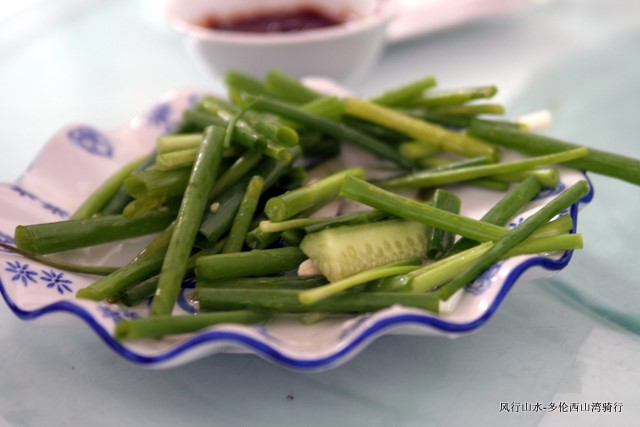 这里没有手把肉和奶茶，但时令蔬菜也很不错。。。