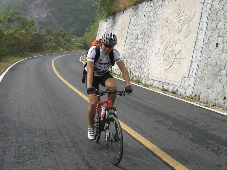 大张骑这车的照片