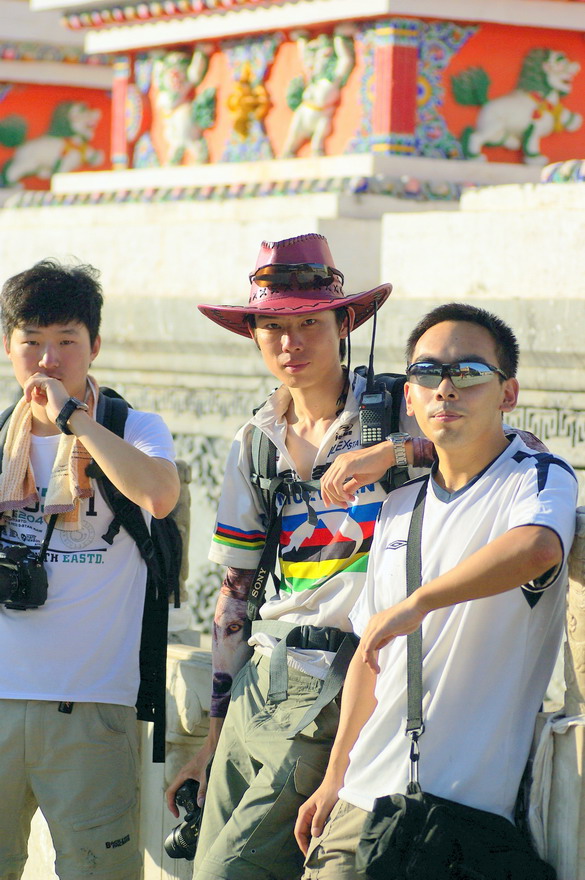 偶相机塔尔寺的小合影