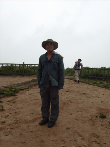 一名驴友。请注意：照片中间偏右就是传说中的酷似犀利哥的骗友