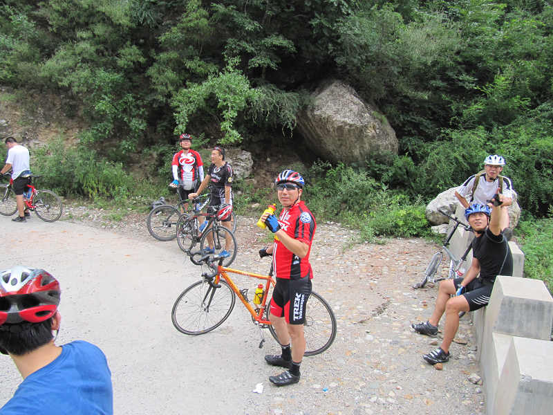 2010.8.7.25名骑友骑行白羊沟 032.jpg