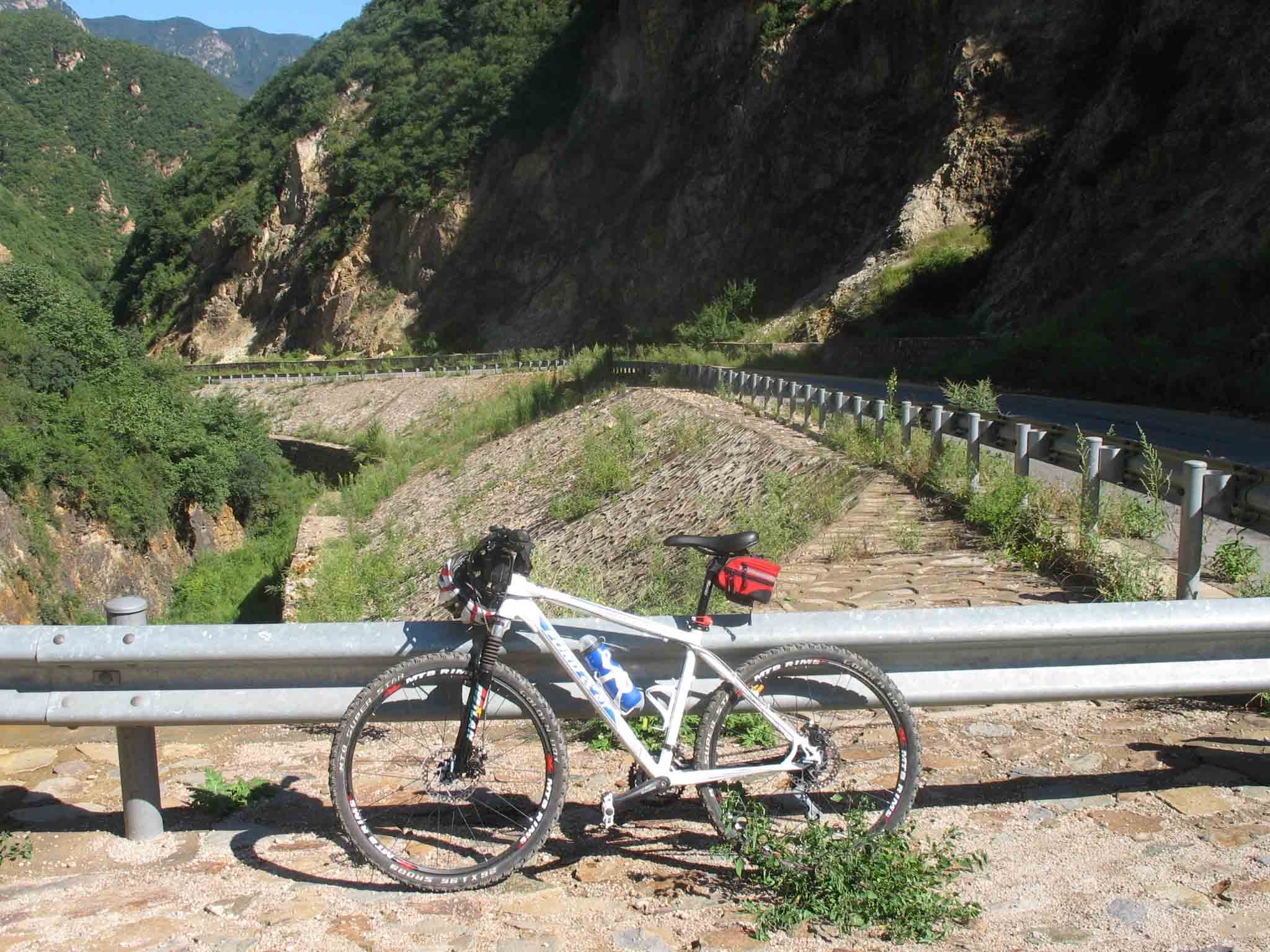 快到仙人谷了  俺的菜车