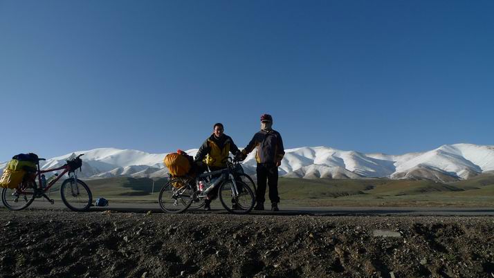 第二天出发留念