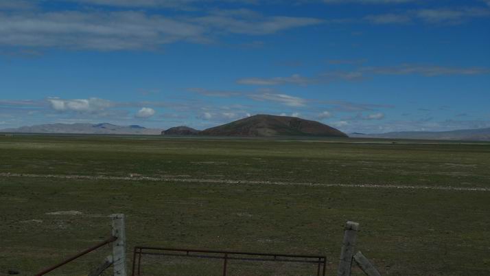 纳木错湖中心的：神龟