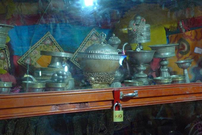 人头骨做的法器