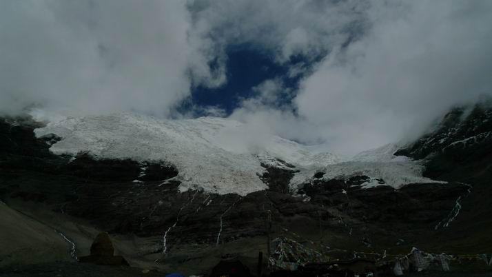 乃钦康桑峰冰川