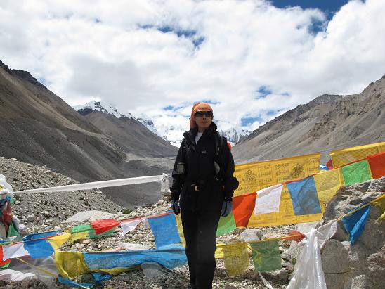 珠峰大本营前的经幡.JPG