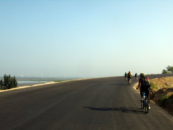 迎着朝阳，我们又出发了