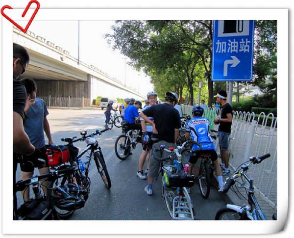 风云车友的 第二个集合地点，惠新东桥。