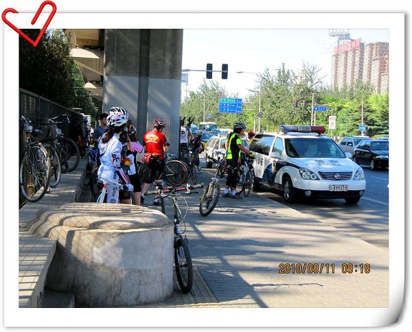 风云车友的第三个集合地点，大山子路口。