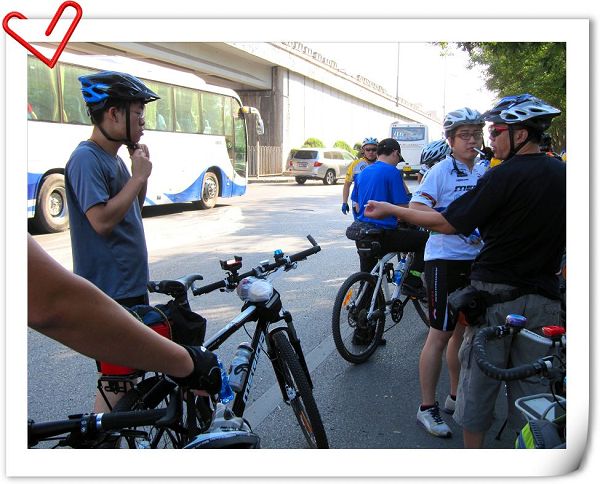 风云车友的 第二个集合地点，惠新东桥。