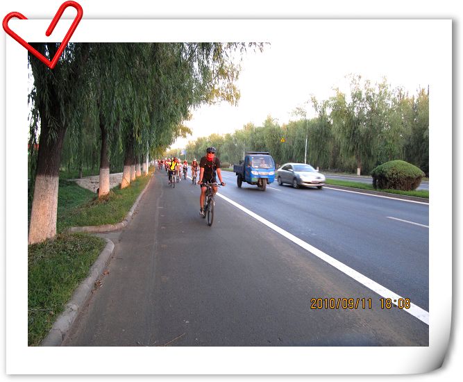 在顺平路的返程路上。