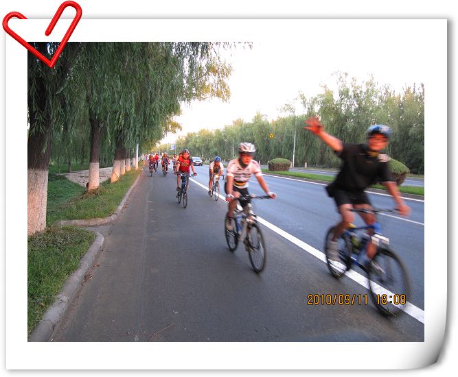 在顺平路的返程路上。