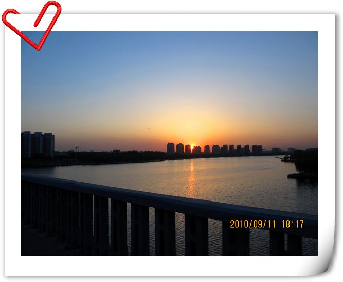 在顺平路的返程路上日落。