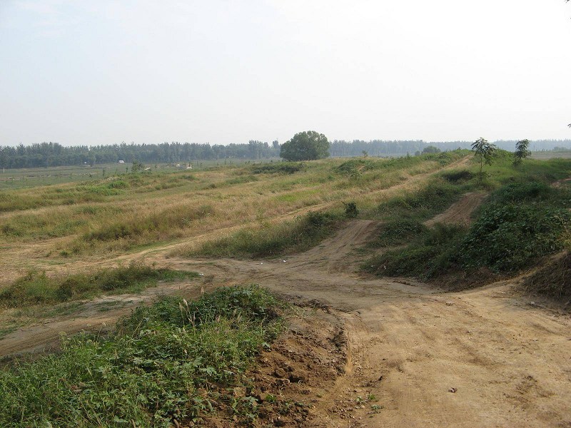 这就是摩托车友建的那个场地
