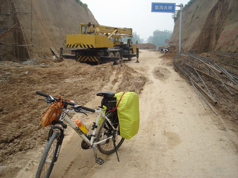 施工中的禁沟大桥