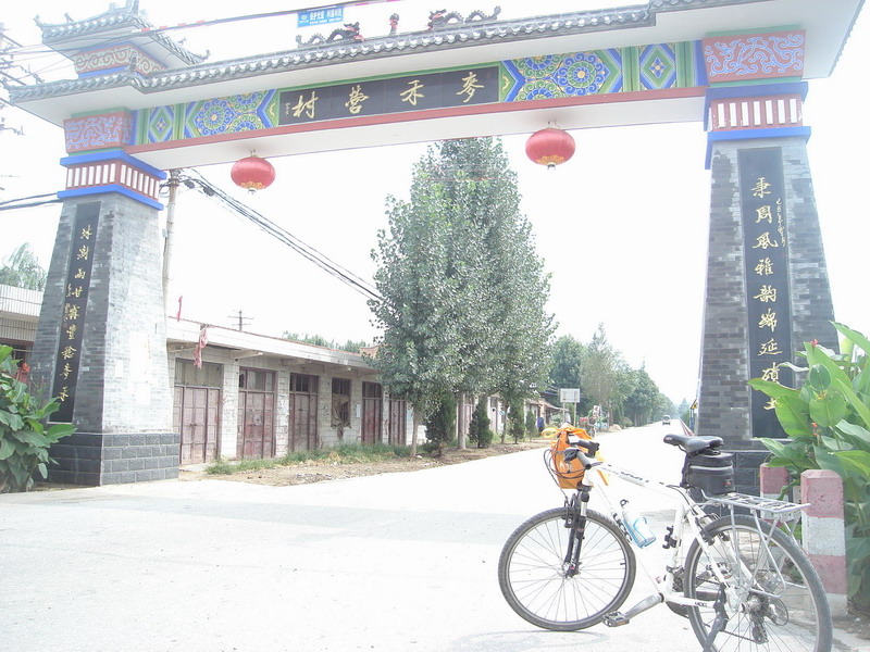 当年陕汽工人，曾在该村帮农民收过麦子