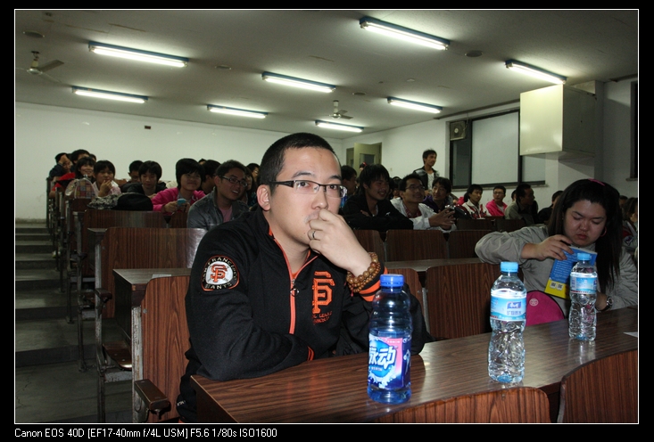 馒头看起来有些紧张