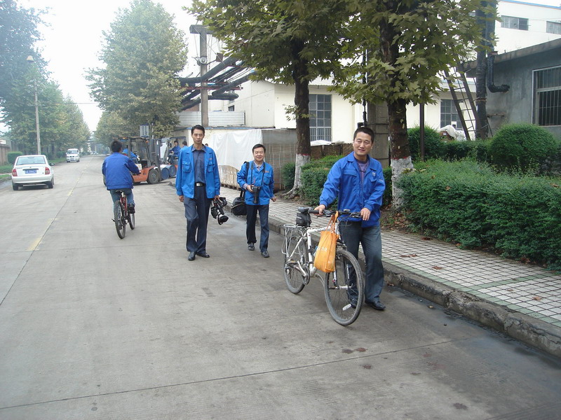 领导居然为我推车