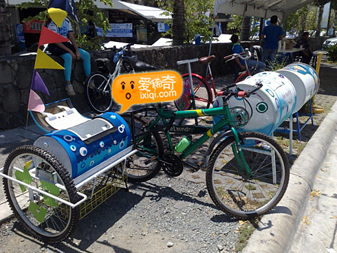 边骑车边洗衣服