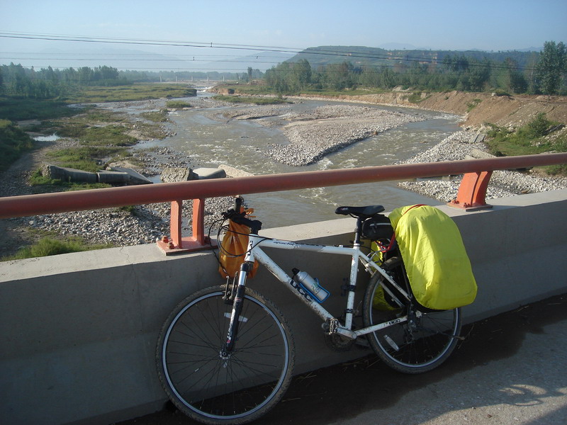 眼前的石头河，让我再多看你一眼