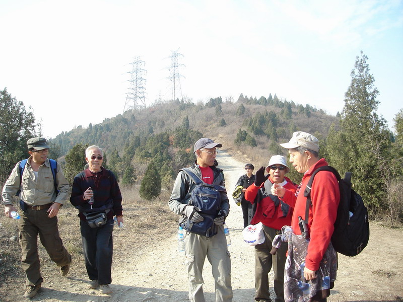 登山途中，切“磋”爬技