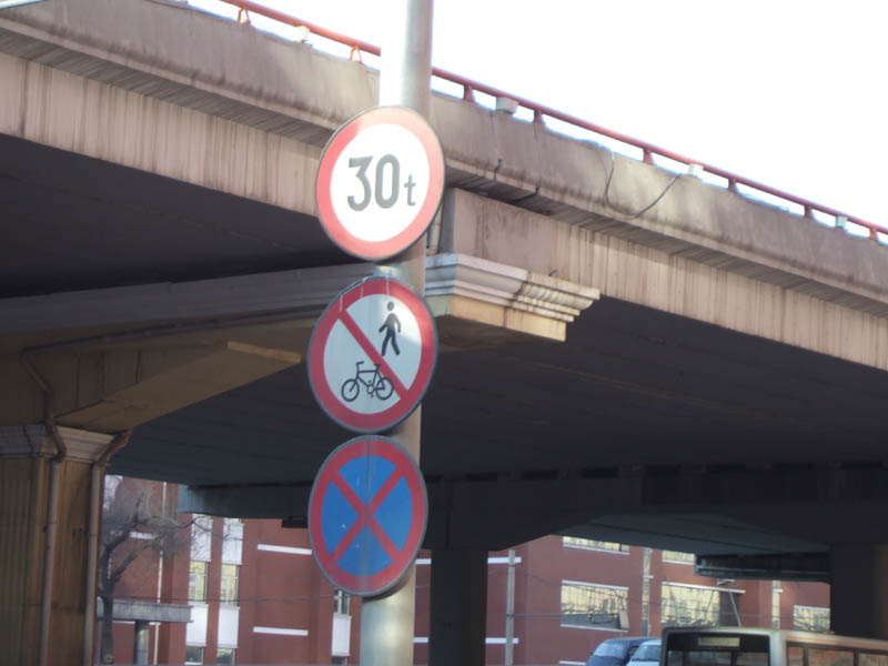 只能在底下盘了，555