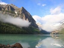 洛基山脉的湖畔