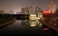 京城水系一角之夜景
