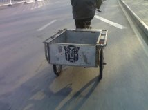 超级雷人三个轮子的 变形金刚